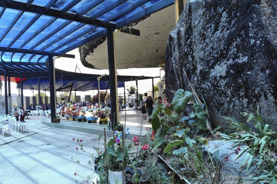 Campo de lujo La Quinta Dimensión Glamping Guatapé